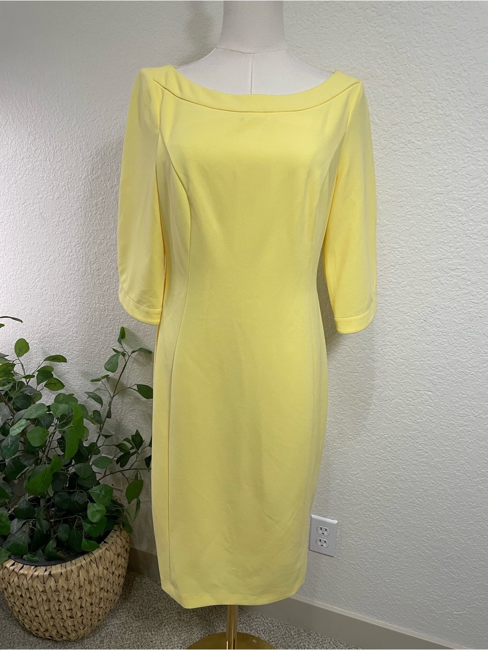 Calvin Klein Lemon Yellow Sheath Dress | Size 6 | Elegant Career Dress